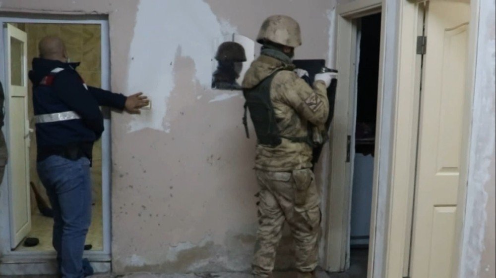 Mersin’de Deaş Operasyonu: 2 Gözaltı