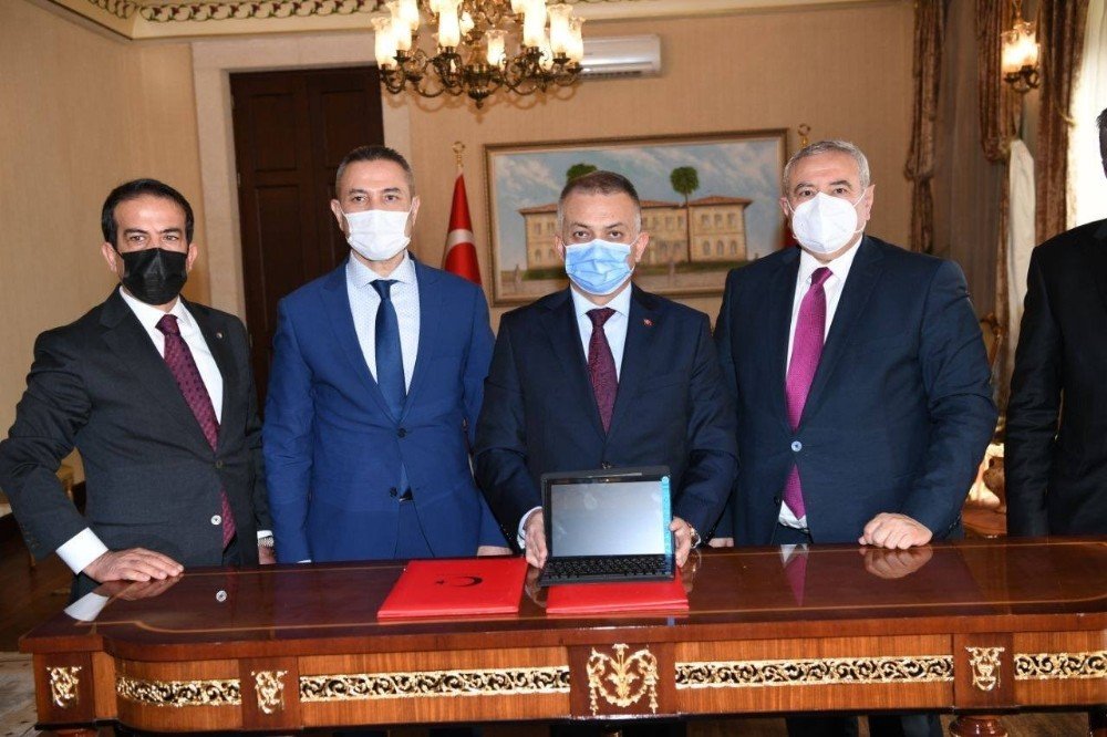 Atso Ve Atb’den Uzaktan Eğitime Tablet Desteği