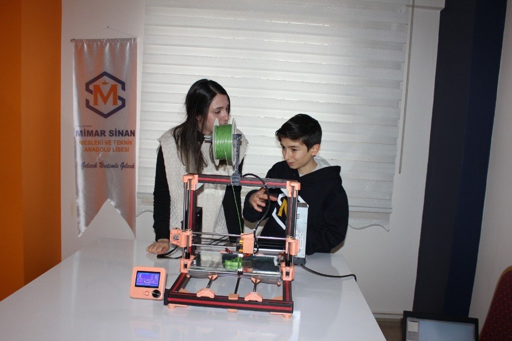 Online Ders İle 3d Yazıcı Ürettiler