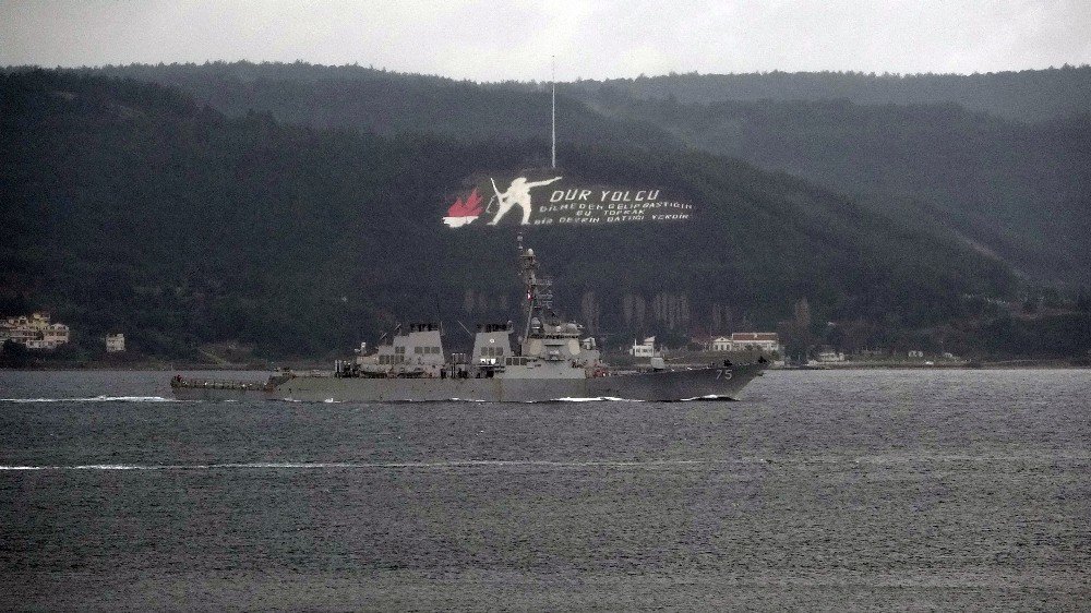 ‘uss Donald Cook’ Savaş Gemisi Çanakkale Boğazı’ndan Geçti