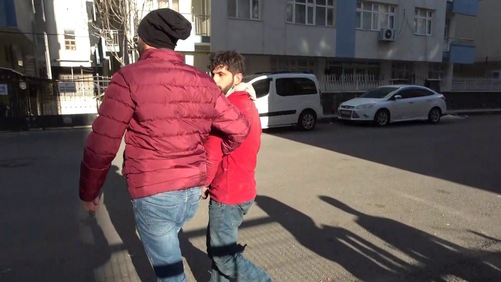 Kısıtlama Saatinde Depoya Girdi, Suçüstü Yakalandı