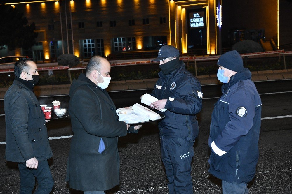 Büyükşehir’den Soğuk Kısıtlama Gününde Sıcak Davranış