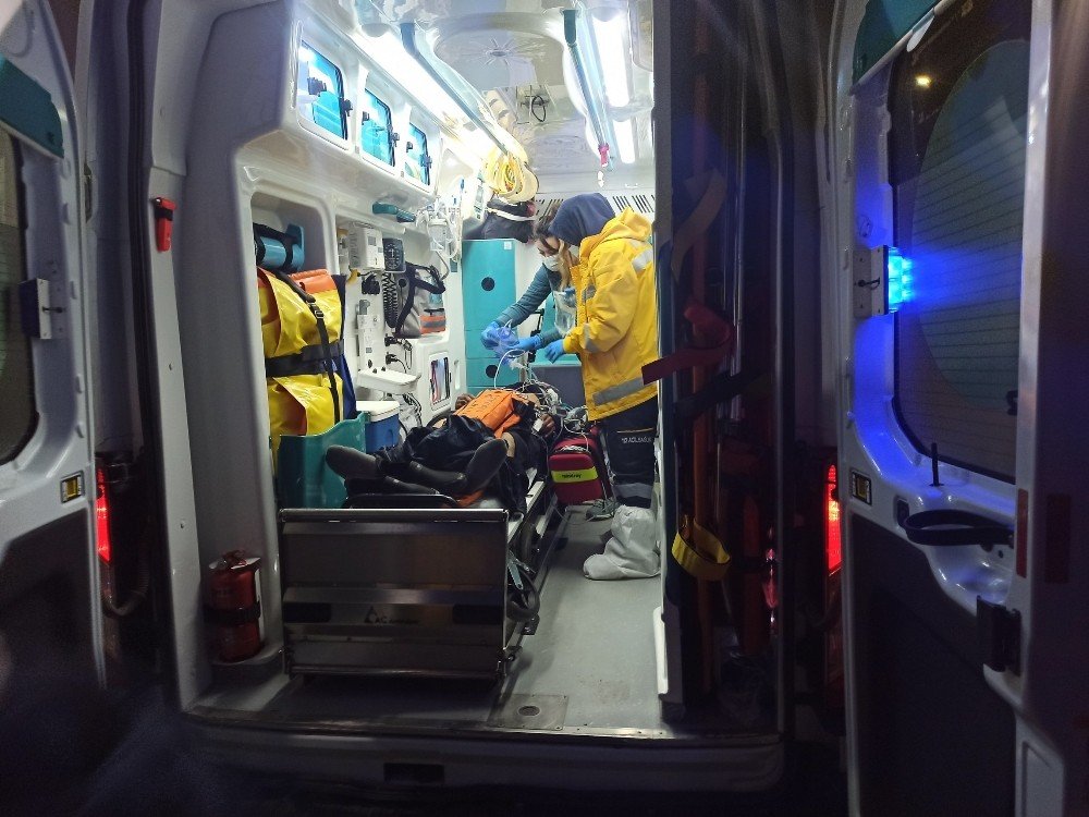 Konya’da Tır Otomobile Çarptı: 2 Yaralı