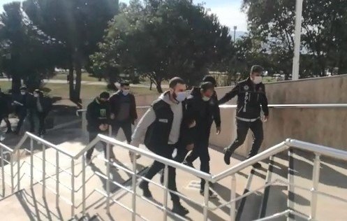Midelerinden Uyuşturucu Çıktı