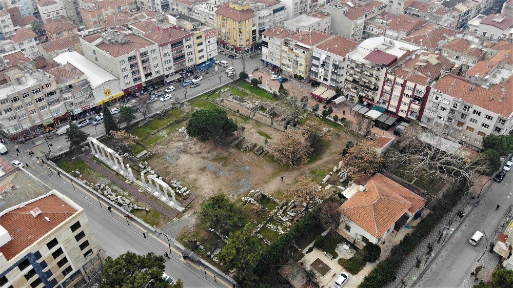 Antik Şehirle Modern Şehir İç İçe