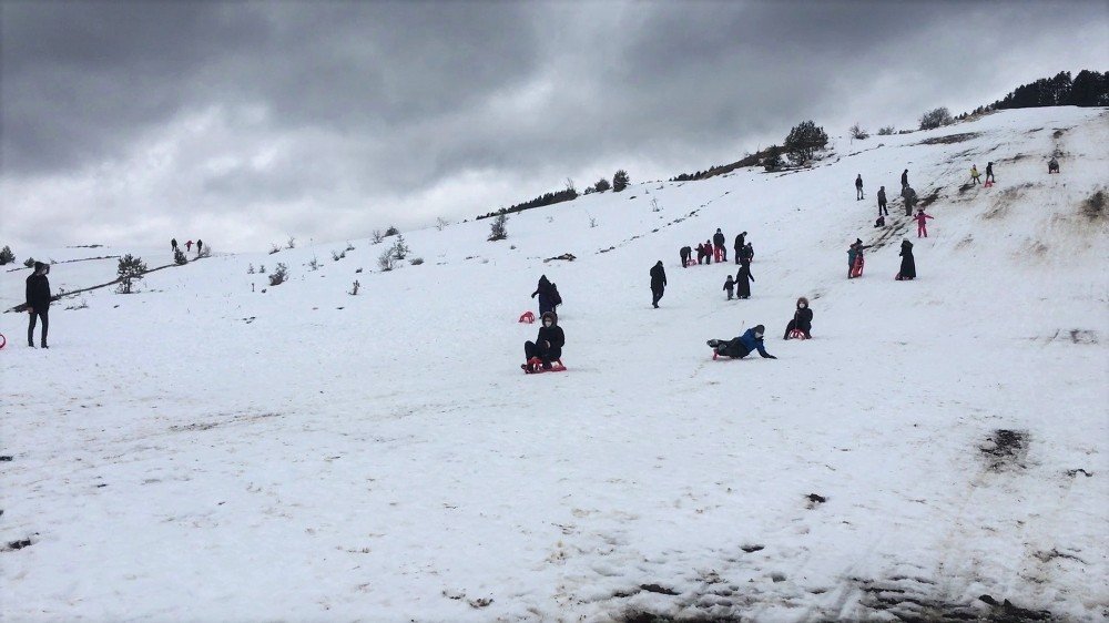 Keltepe Kayak Merkezi’nde Sömestr Yoğunluğu Yaşanıyor