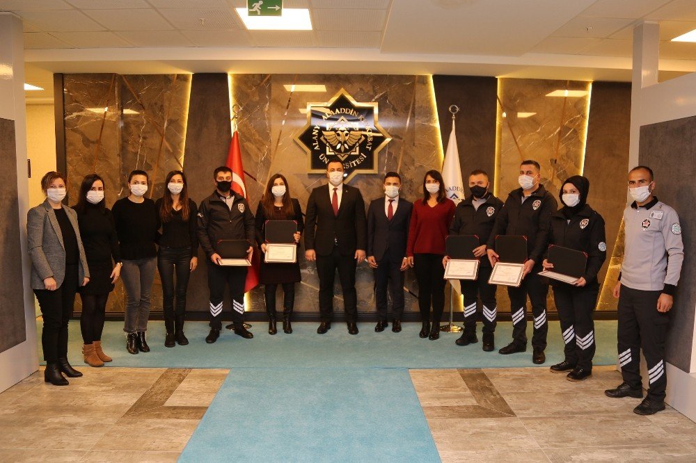 Alkü’de İlk Kursiyerler Sertifikalarını Aldı