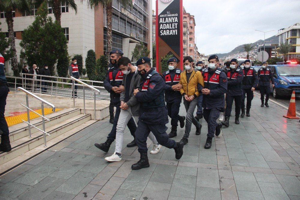 ’dalgakıran’ Operasyonunda Tutuklu Sayısı 49’a Yükseldi