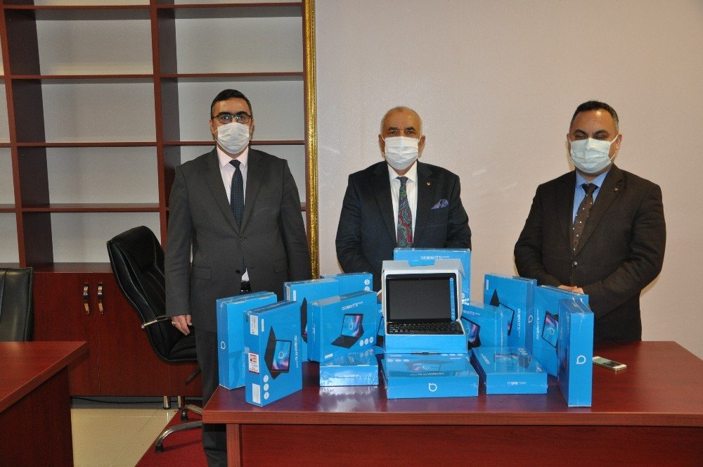 Ticaret Ve Sanayi Odası’ndan Tablet Bilgisayar Bağışı