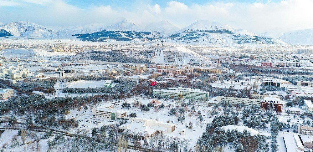 Atatürk Üniversitesi 12 Milyon Ders Oturumuyla İlk Dönemi Tamamladı
