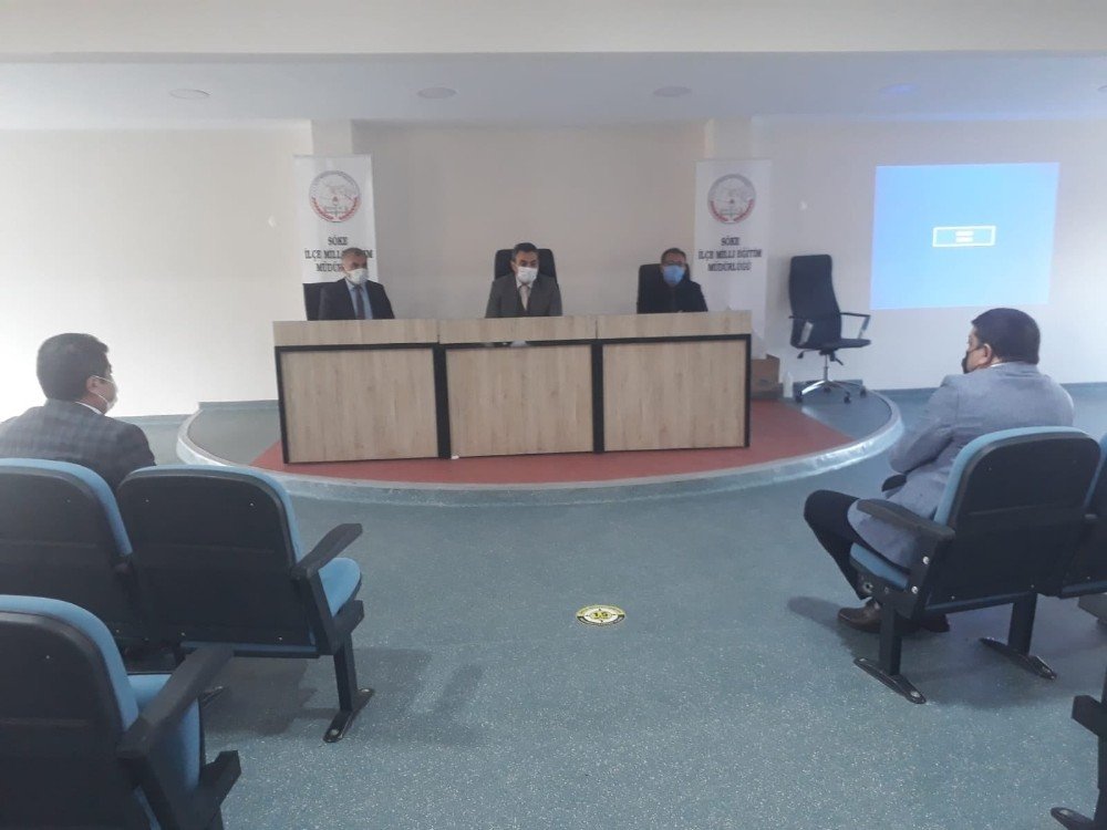 Kaymakam Zeybek, Okul Müdürleri İle Bir Araya Geldi