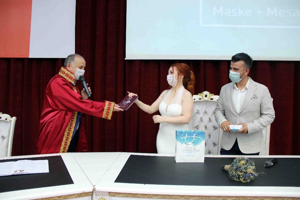 Bağcılar’da 2020 Yılında 4 Bin 450 Nikah Kıyıldı