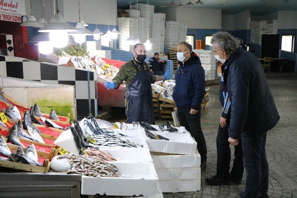 Balıkçılara Mor Ve Mavi Işık Denetimi