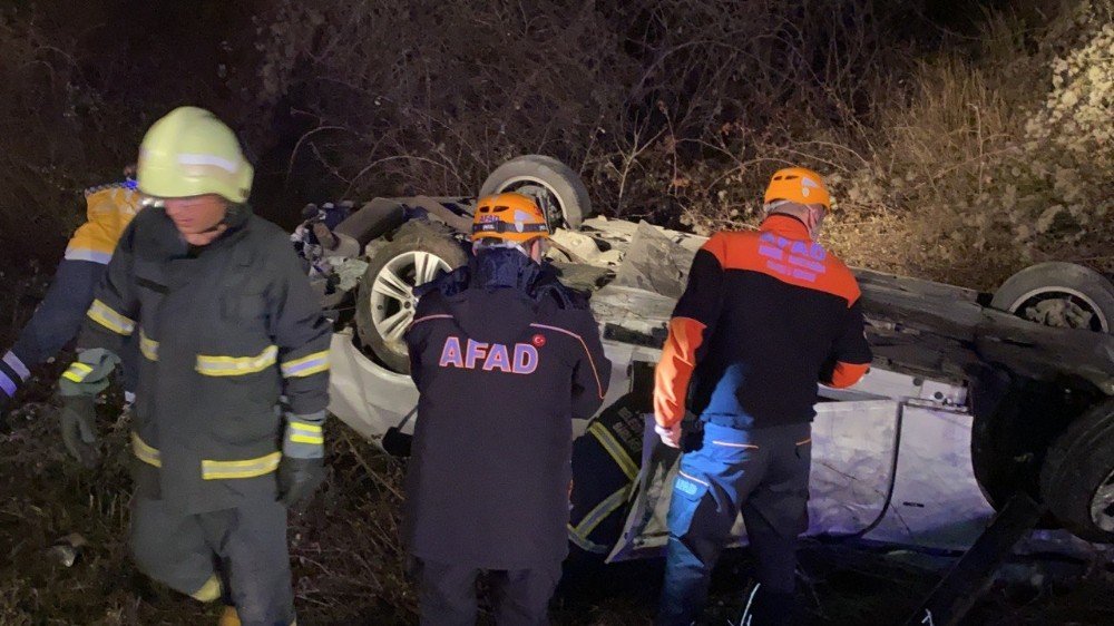 Sokağa Çıkma Kısıtlamasını İhlal Eden Ehliyetsiz Sürücü Otomobille Takla Attı