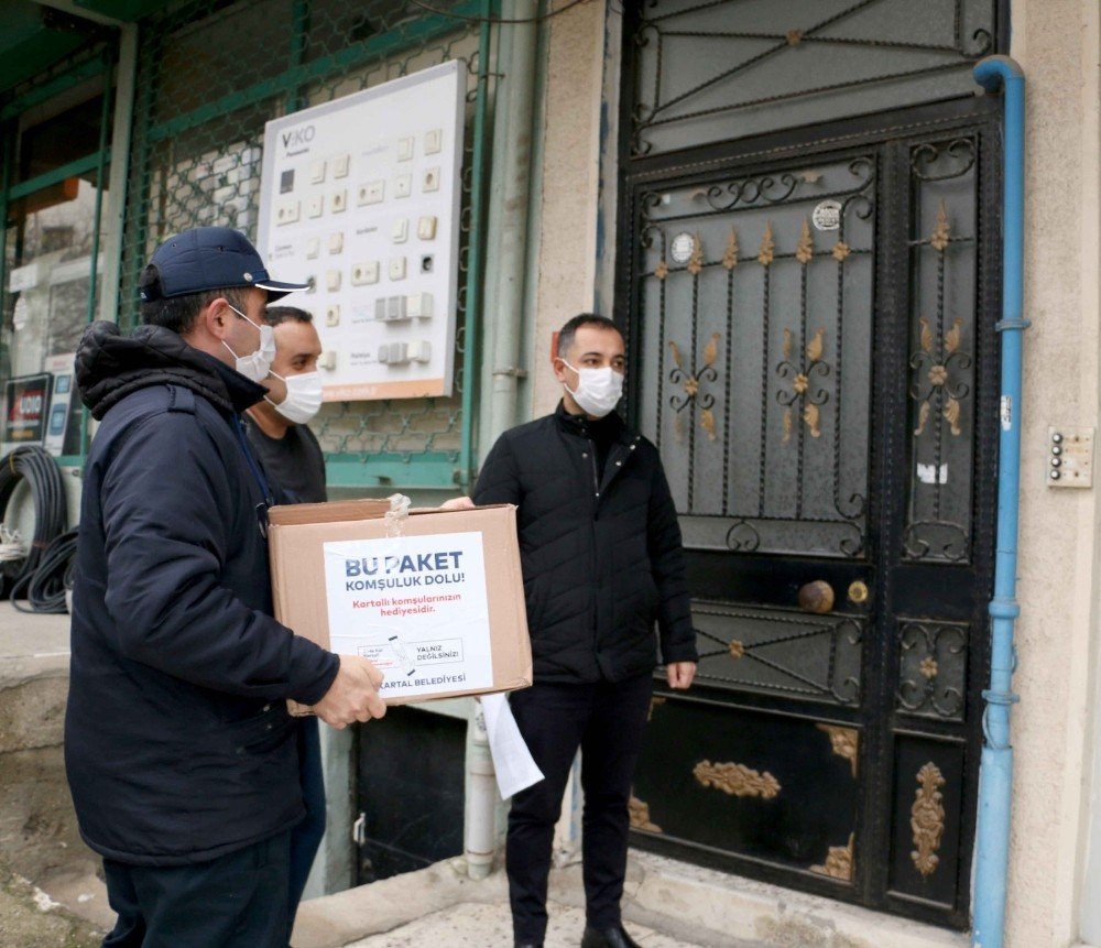Kartal Belediyesi’nden Kahvehane Esnafına Erzak Desteği
