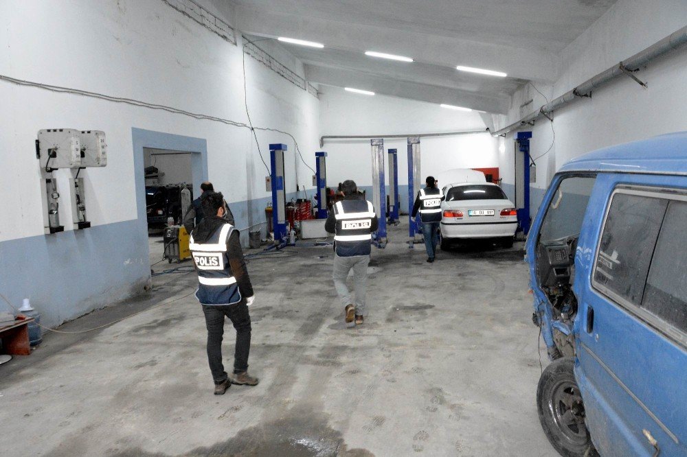 Çalıntı Ve Hacizli Araçların Şase Numaralarını Değiştirip Piyasaya Sürmüşler