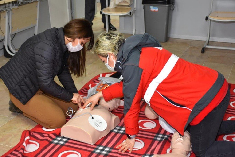 Şehzadeler Belediyesi Personeline İlkyardım Dersi