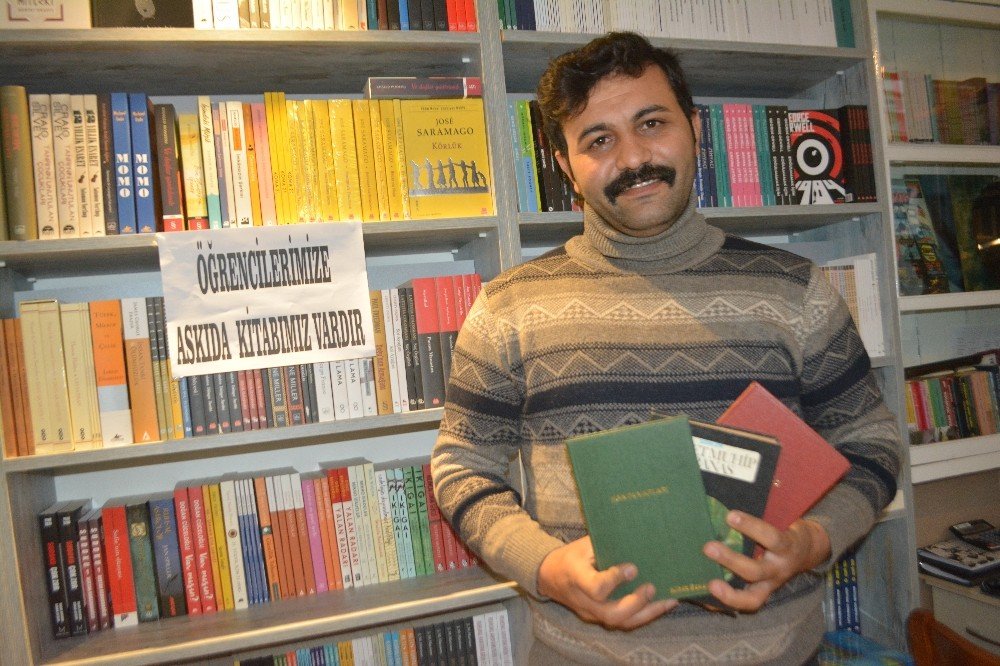 Ayvalık’ta İhtiyaç Sahibi Ailelerin Öğrencilerine Askı’da Kitap