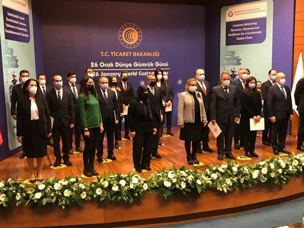 Bakan Pekcan’dan Kileci Ve Altunkaya’ya Dgö Liyakat Sertifikası