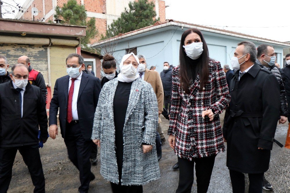 Bakan Selçuk’tan İş Yerleri Yanan Esnafa Destek Sözü