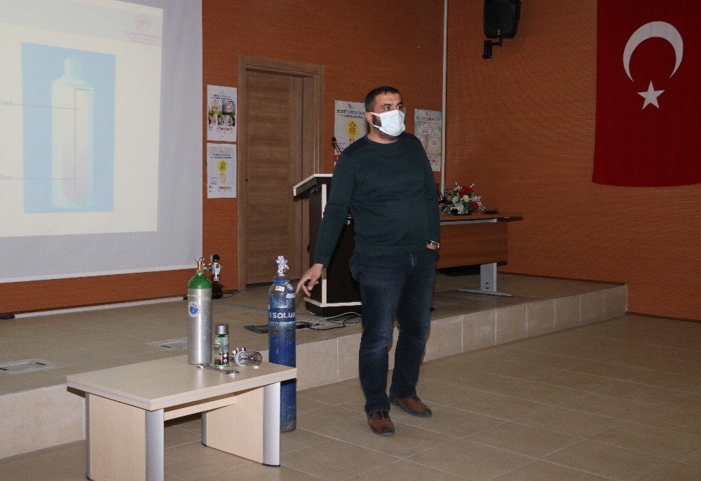 Elazığ’da Sağlık Ve Bakım Personeline Eğitim