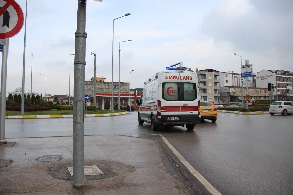 Yoldan Geçmeye Çalışırken Tırın Altında Can Verdi