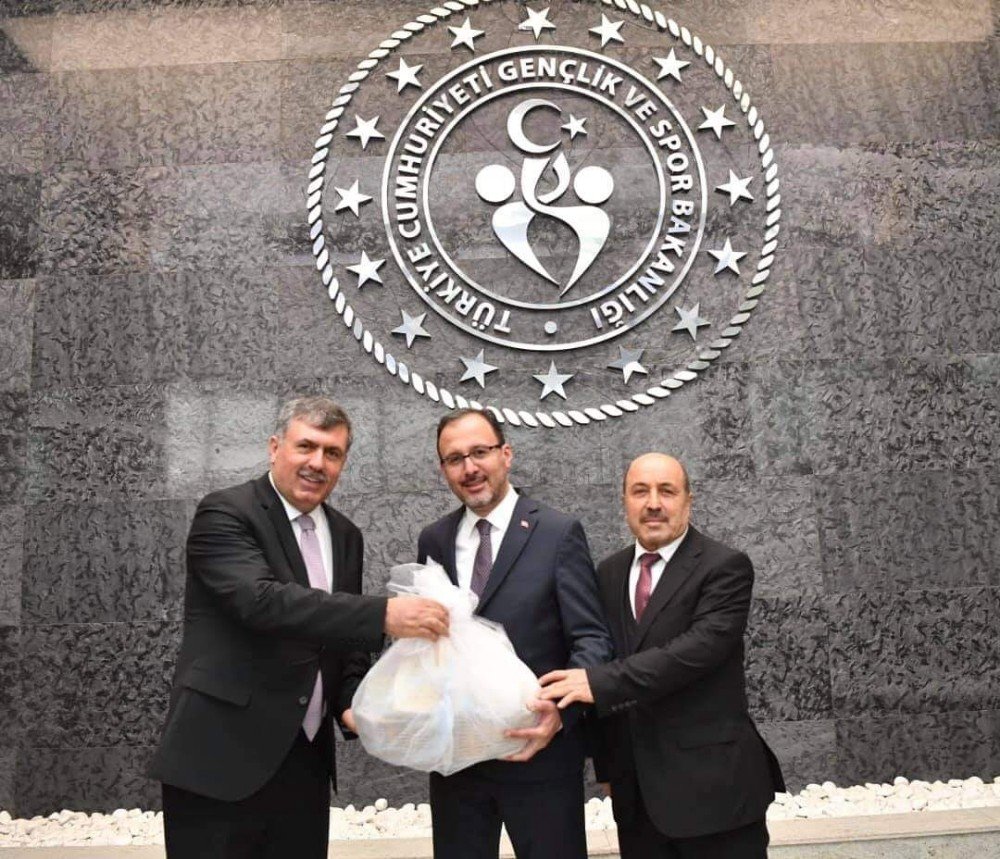 Kepsut’a Gençlik Merkezi Ve Spor Kompleksi