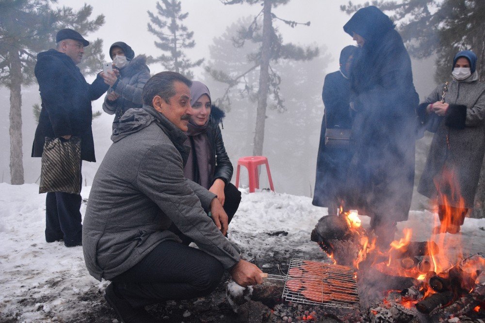 Bursalılar Uludağ’ı Pas Geçti, Ulus Dağı’na Geldi