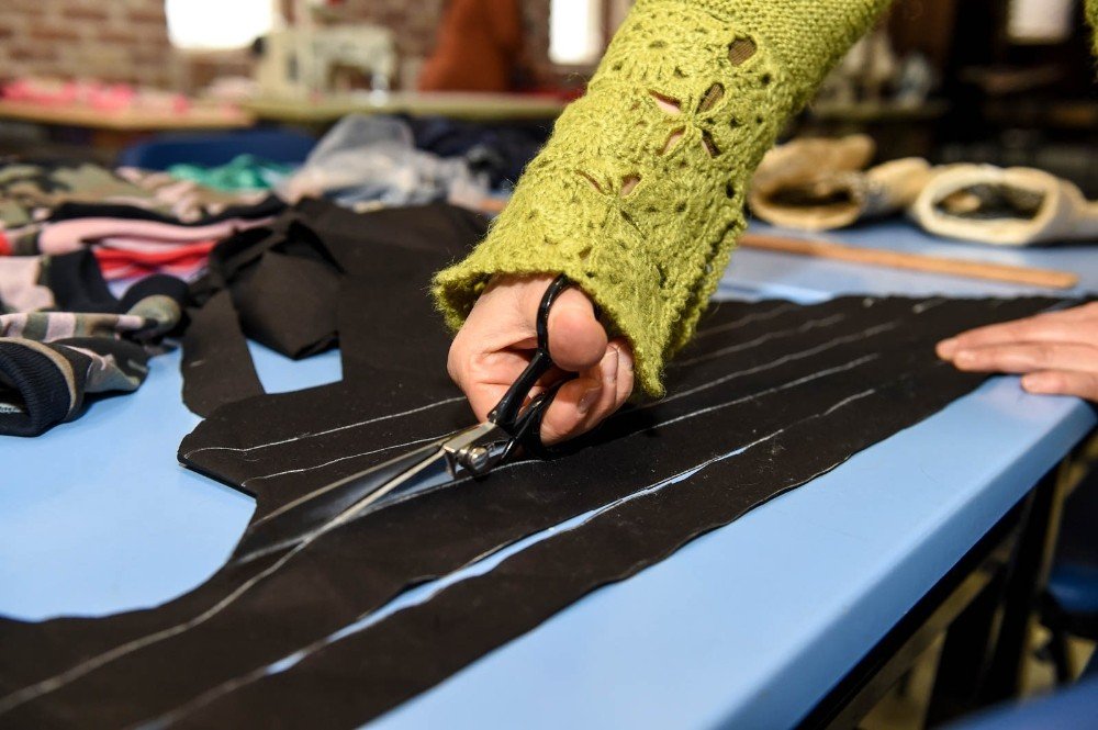 Can Dostların Moda Atölyesi