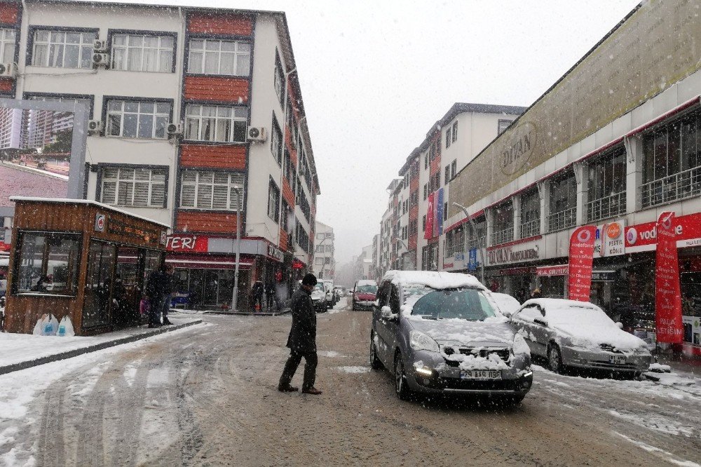 Gümüşhane’de Etkili Kar Yağışı