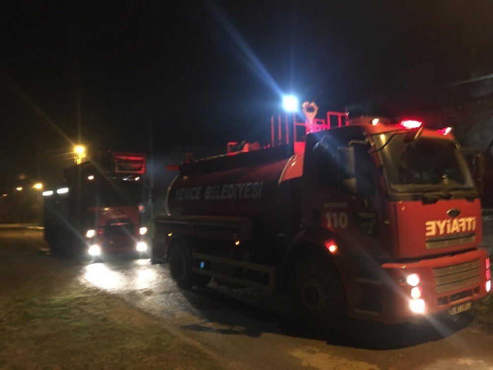 Karabük’te İki Katlı Ahşap Ev Alevlere Teslim Oldu