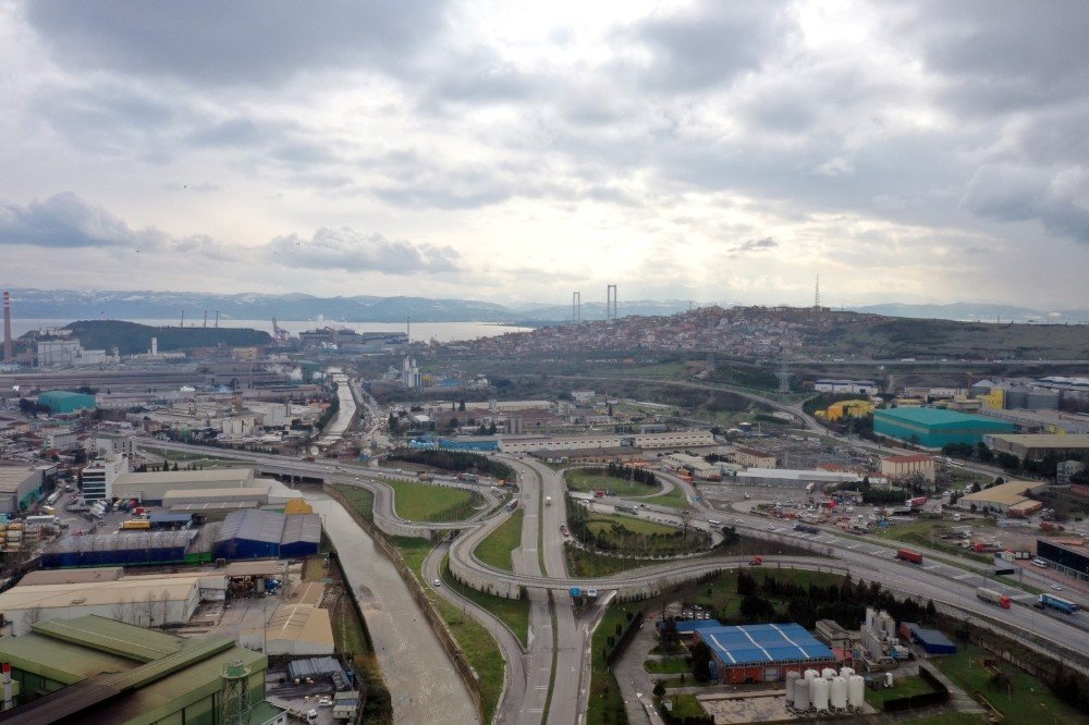 Dilovası Batı Kavşağında Çalışmalar Sürüyor
