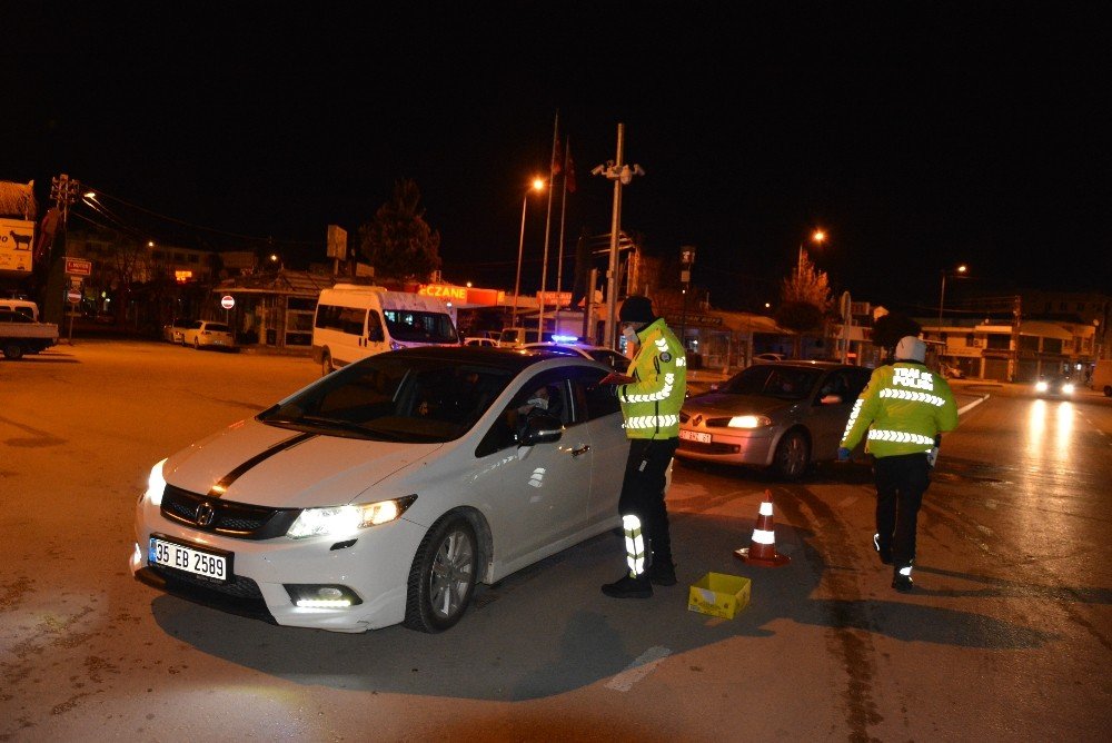Korkuteli’nde Polis, Alkol Ve Asayiş Uygulaması Yaptı