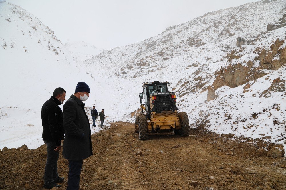 Başkale’de 30 Yıllık Yol Çilesi Bitti