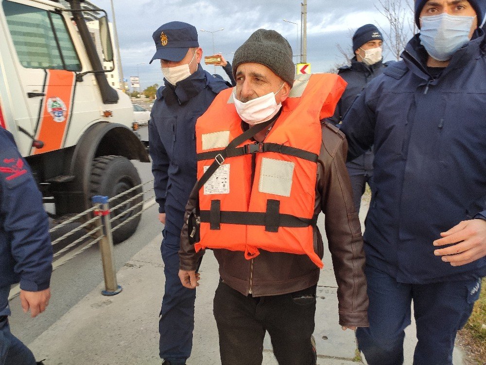 Zeytinburnu Açıklarında Karaya Oturan Geminin Kaptanı Konuştu