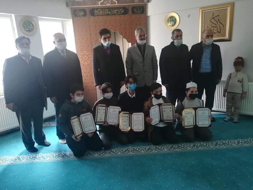 Öğrencilere Hafızlık Belgeleri Verildi