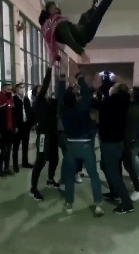 Antalya’da Asker Uğurlama Eğlencelerinde Korona Virüs Yine Unutuldu