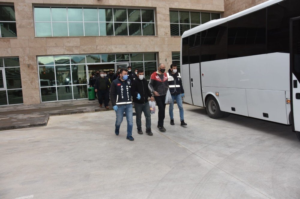 Antalya’da Aranan 81 Şüpheli Yakalandı