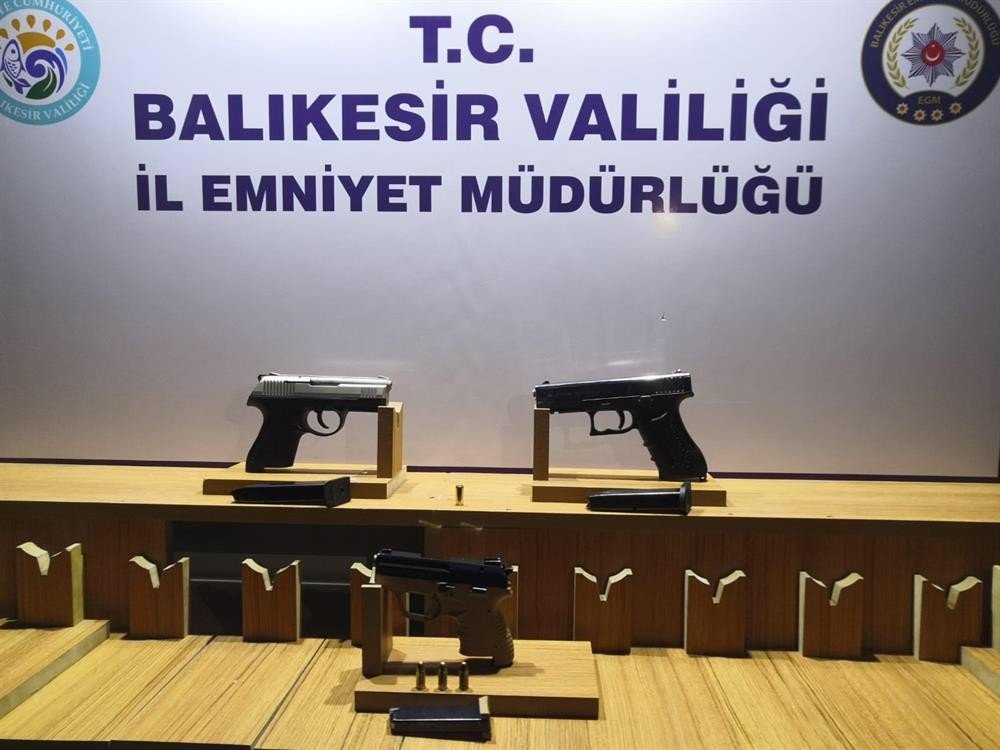 Balıkesir’de Aranan 13 Şahıs Yakalandı