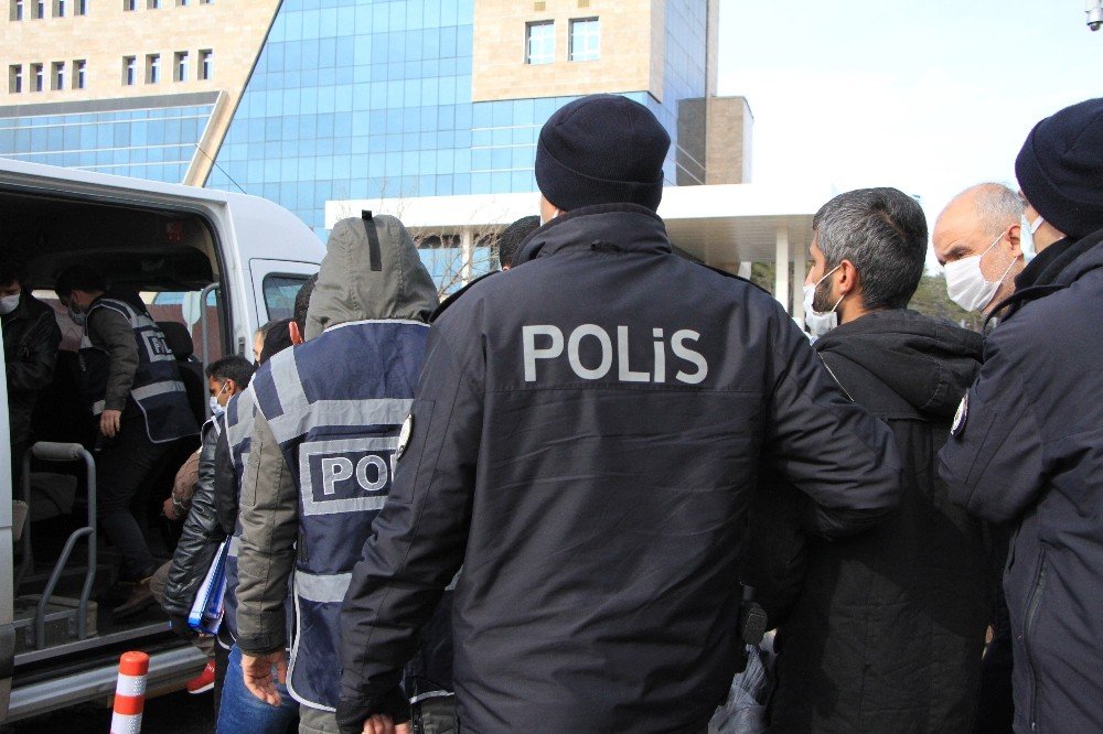 Elazığ’da Çeşitli Suçlardan Aranan 7 Şüpheli Yakalanıp Tutuklandı