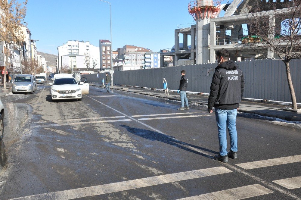 Kars’ta Polisten Korona Tedbirleri Uygulaması