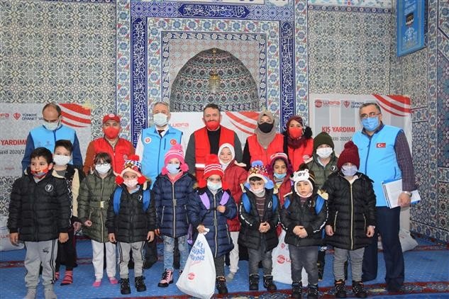 Wefa Uluslararası İ̇nsani Yardım Organizasyonu’ndan Çocuklara Kışlık Kıyafet Yardımı