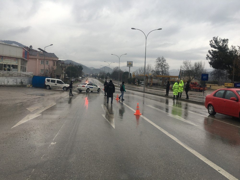 Polis Ekipleri Olumsuz Hava Şartlarına Rağmen Kısıtlama Saatlerindeki Denetimlerini Aralıksız Sürdürüyor
