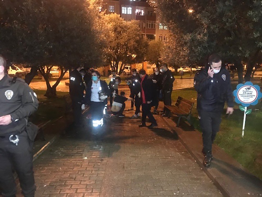 Zeytinburnu’nda Yabancı Uyruklu Şahsa Bıçaklı Gasp Şoku