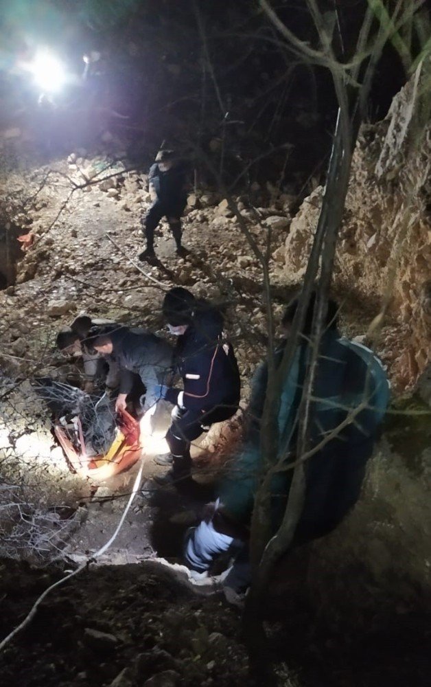 40 Metrelik Uçurumdan Düşen Çoban Hayatını Kaybetti