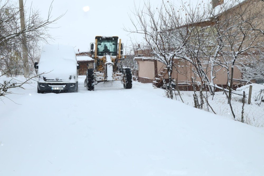 Elazığ’da 24 Saat Kar Mesaisi