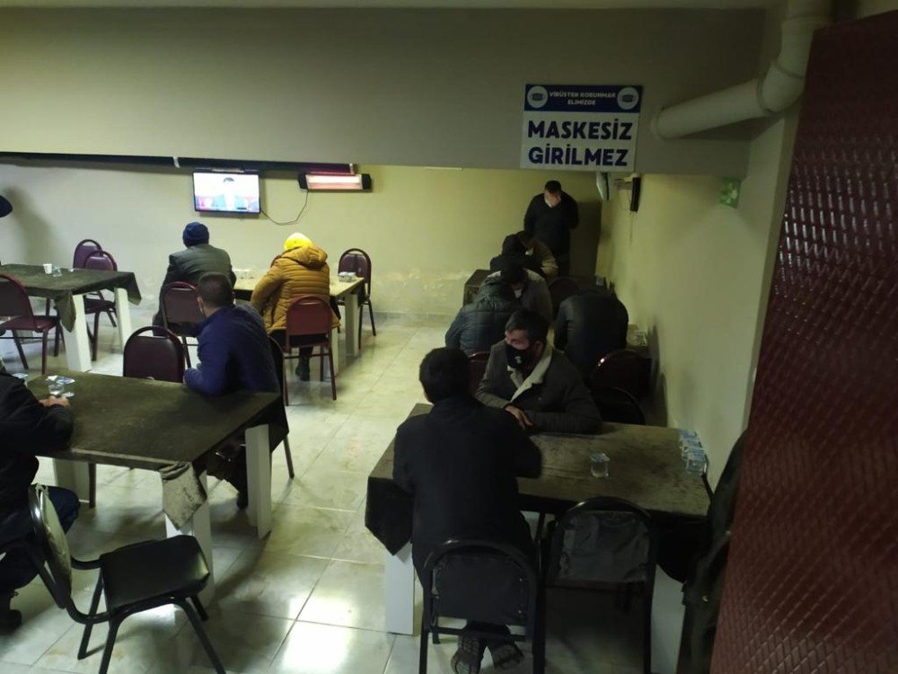 Kumarhanede Pişkinliğin Böylesi ’maskesiz Girilmez’ Yazısı