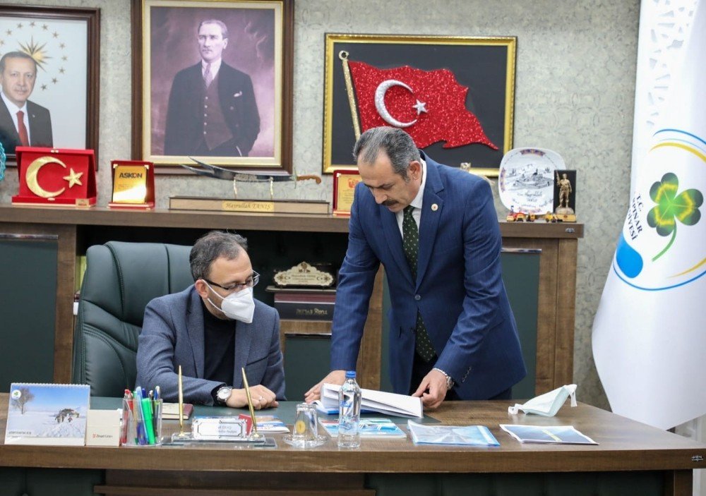 Bakan Kasapoğlu’ndan Gürpınar Belediyesine Ziyaret