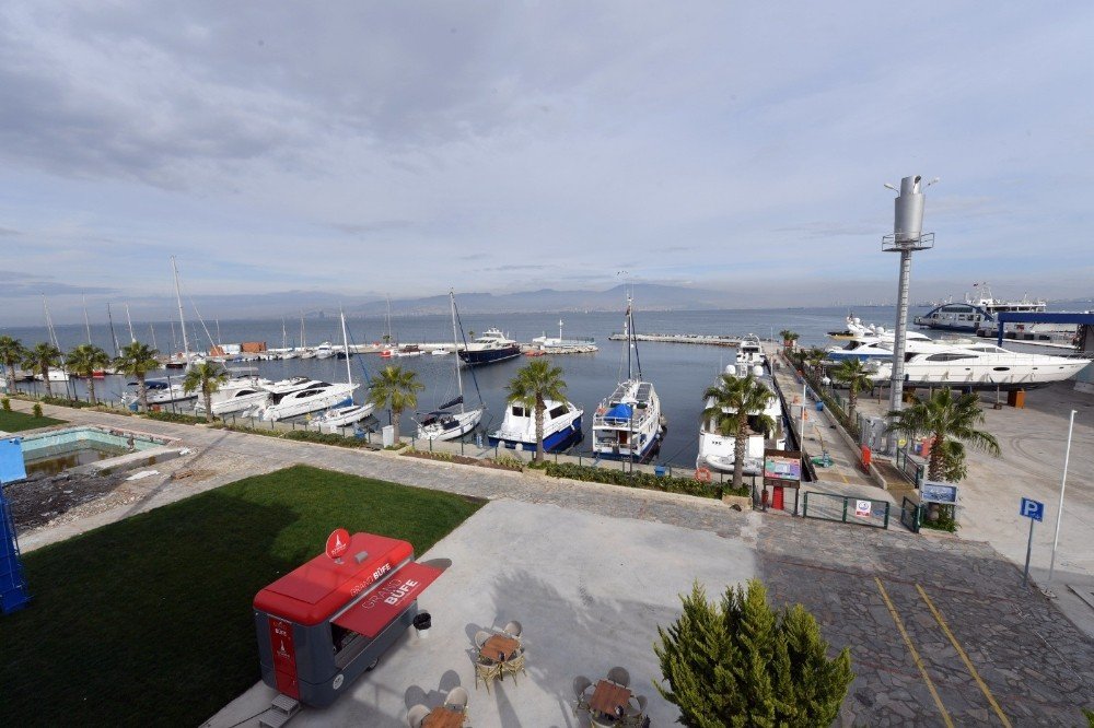 İ̇zmir Marina Yeniden Cazibe Merkezi Oluyor