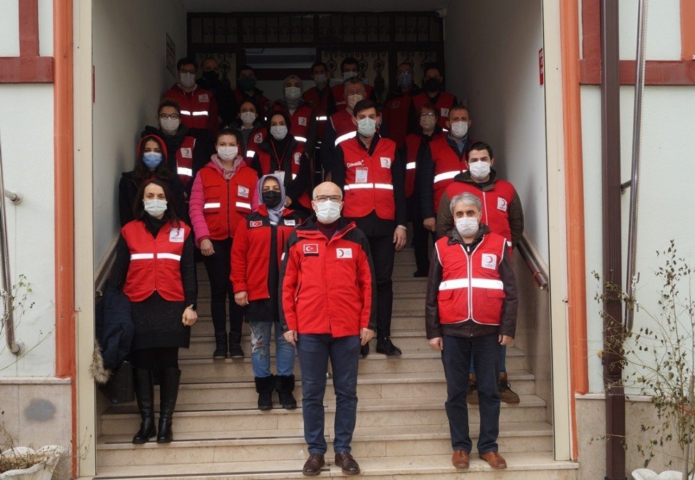 Türk Kızılay Bursa’da Çalışmalarına Ara Vermiyor